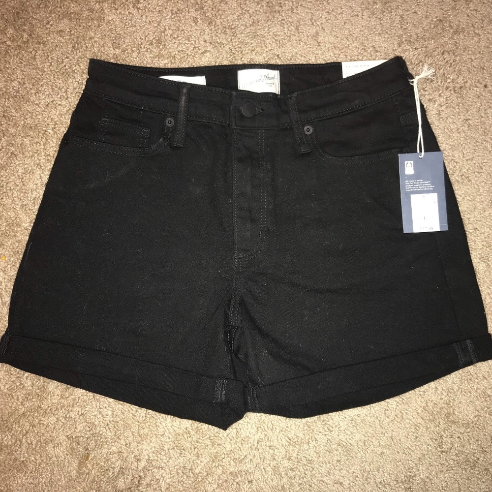 Target sz 6 shorts new with tag